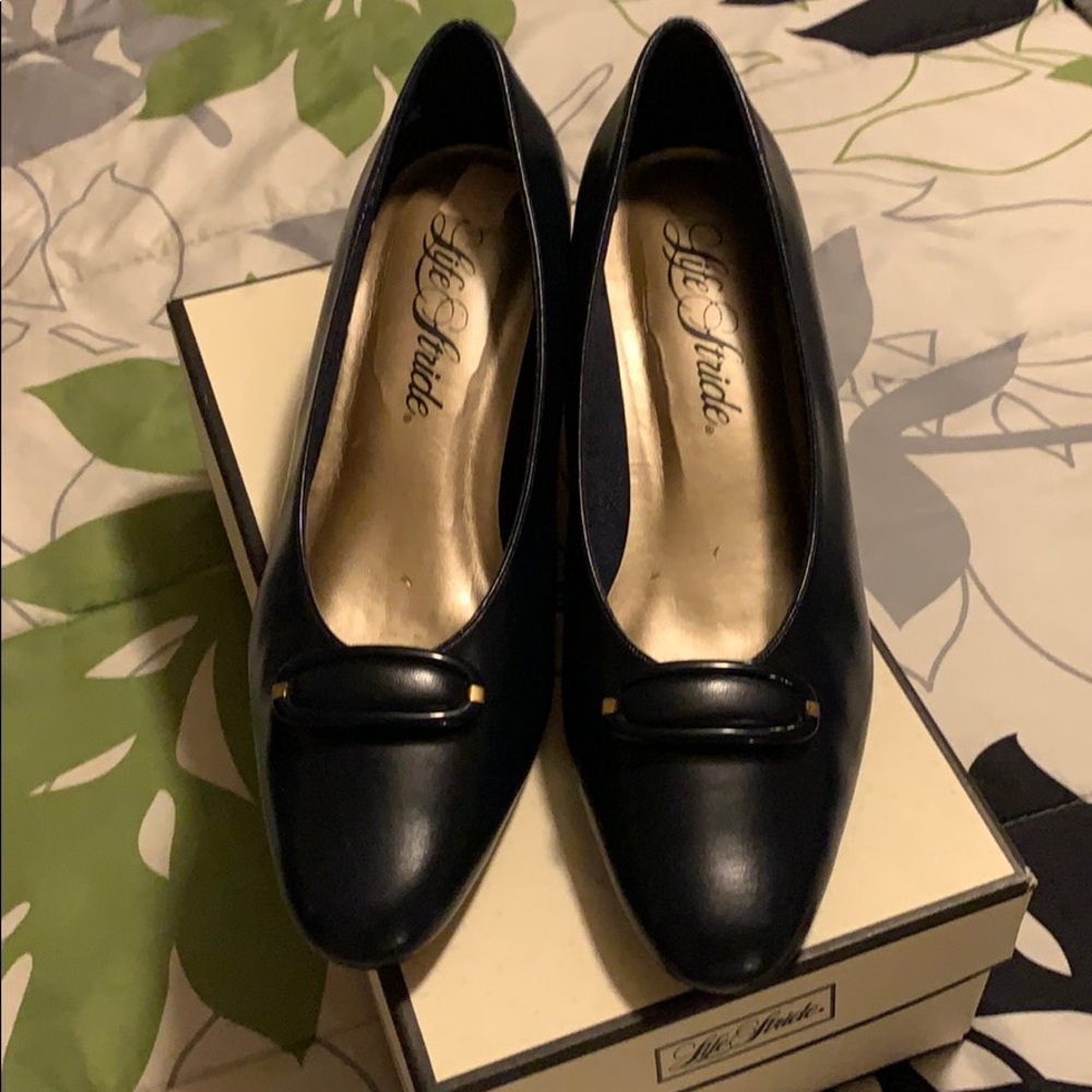 Life Stride navy Blue shoes